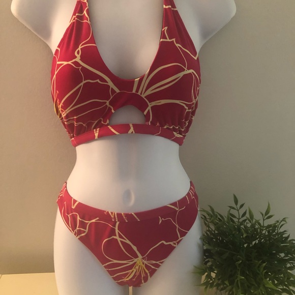 CUPSHE Red Bikini 👙 - Picture 2 of 14